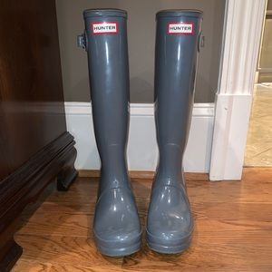 Hunter RainBoots Gray Glossy Size:8 (Box Included)